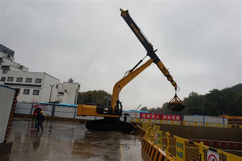 china clamshell excavator|excavator with telescopic boom.